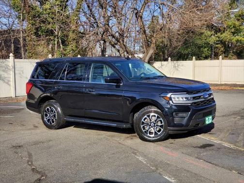 2023 Ford Expedition XLT 4x4 4dr SUV