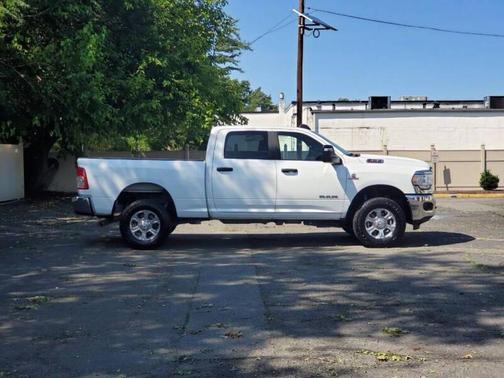 2024 RAM 2500 Big Horn 4x4 4dr Crew Cab 6.3 ft. SB Pickup