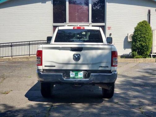 2024 RAM 2500 Big Horn 4x4 4dr Crew Cab 6.3 ft. SB Pickup