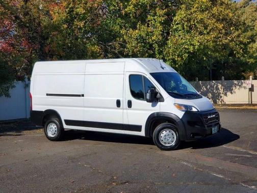 White 2023 RAM ProMaster 2500 High Roof
