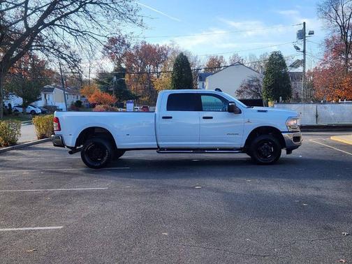 2024 RAM 3500 Big Horn 4x4 4dr Crew Cab 8 ft. LB DRW Pickup