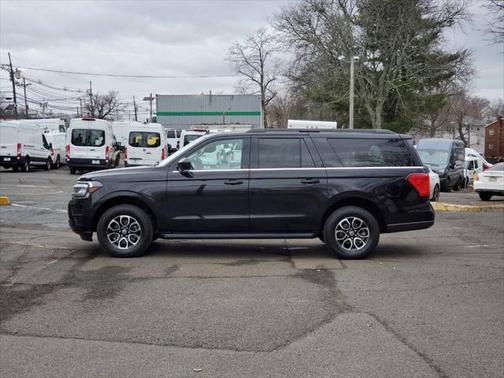 2023 Ford Expedition XLT 4x4 4dr SUV