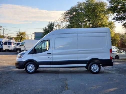 2022 Ford Transit-250 Base