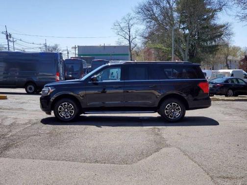 2024 Ford Expedition XLT 4x4 4dr SUV