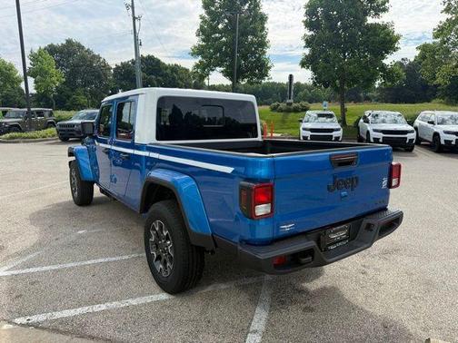 Hydro Blue Pearlcoat 2026 Jeep Gladiator Sport