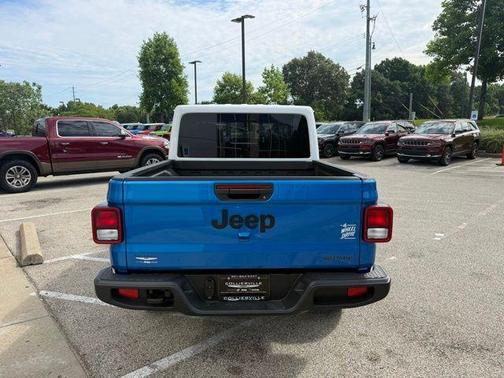 Hydro Blue Pearlcoat 2026 Jeep Gladiator Sport
