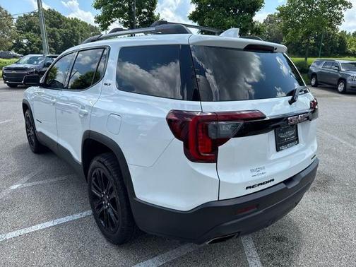 2021 GMC Acadia SLT