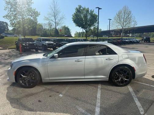 Silver Mist Clearcoat 2023 Chrysler 300 Touring L