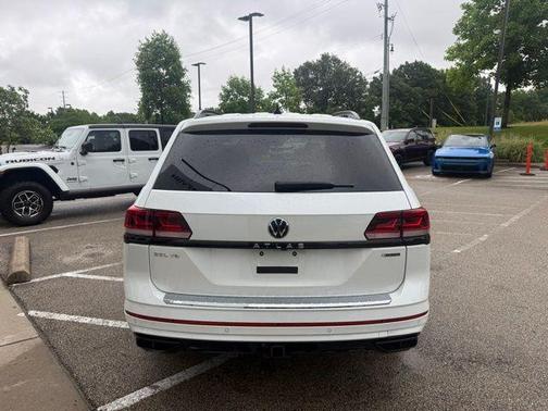 Opal White Pearl Effect 2023 Volkswagen Atlas 3.6 V6 SEL R-Line Black