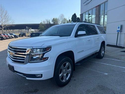 Summit White 2019 Chevrolet Suburban LT