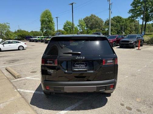 Diamond Black 2026 Jeep Cherokee LAREDO/LIMITED