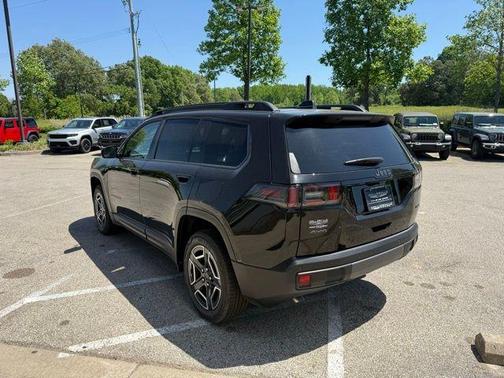 Diamond Black 2026 Jeep Cherokee LAREDO/LIMITED
