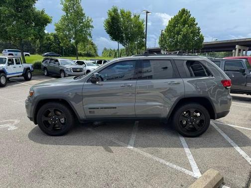 2021 Jeep Grand Cherokee Laredo