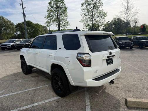 Ice 2023 Toyota 4Runner SR5