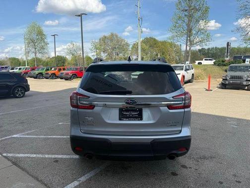 Ice Silver Metallic 2024 Subaru Ascent Limited