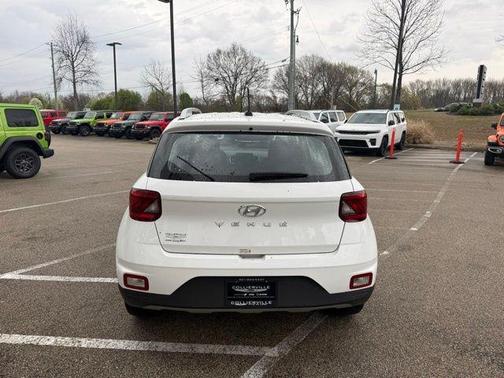 2025 Hyundai VENUE SEL