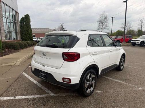 2025 Hyundai VENUE SEL