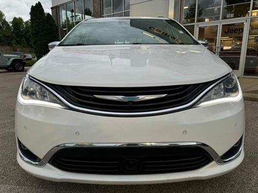 2017 Chrysler Pacifica Hybrid Platinum