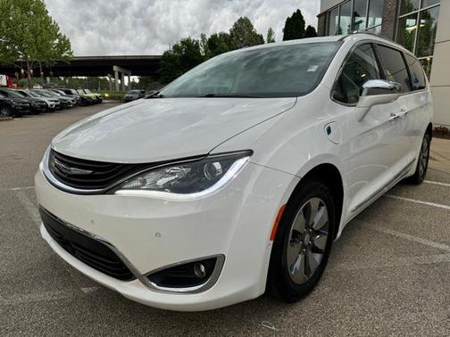 2017 Chrysler Pacifica Hybrid Platinum