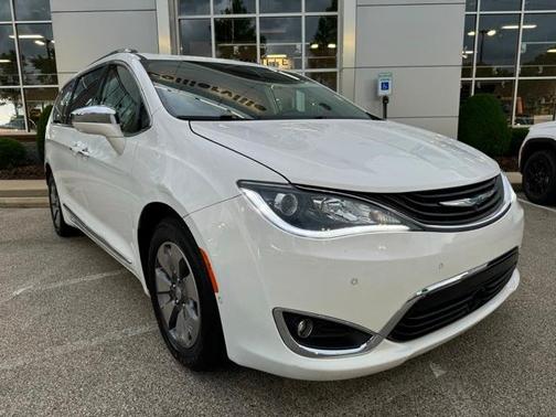 2017 Chrysler Pacifica Hybrid Platinum