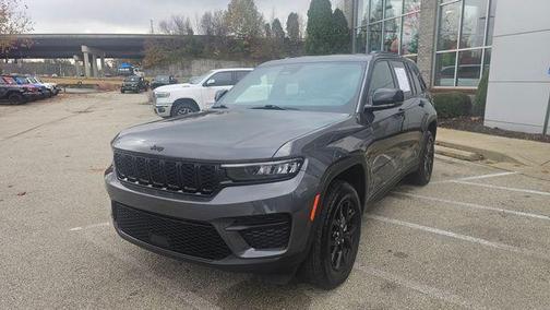 2024 Jeep Grand Cherokee Laredo