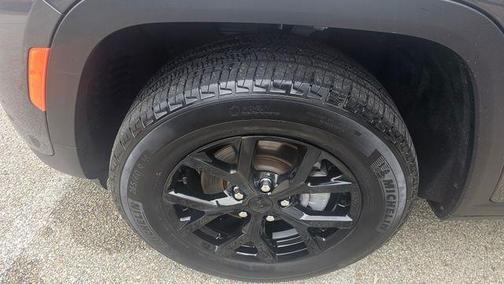 2024 Jeep Grand Cherokee Laredo