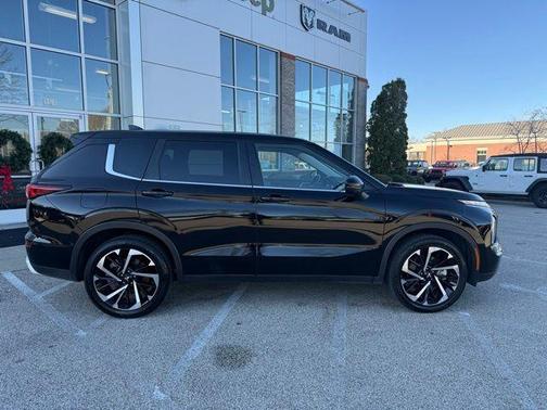 2024 Mitsubishi Outlander SE