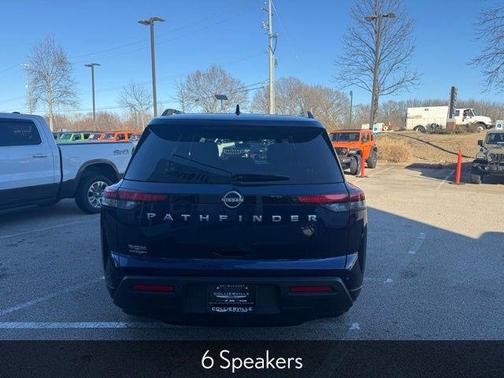 2025 Nissan Pathfinder SV