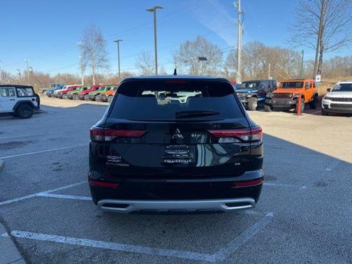 2024 Mitsubishi Outlander SE