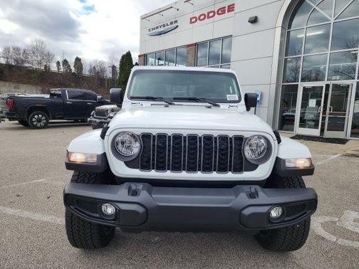 2025 Jeep Gladiator Sport