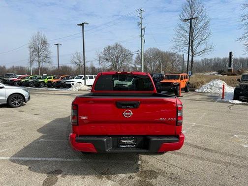 2023 Nissan Frontier SV