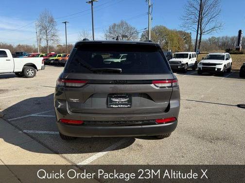 2025 Jeep Grand Cherokee Laredo