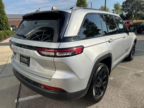 2024 Jeep Grand Cherokee Laredo