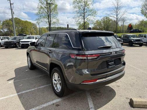 Metallic 2025 Jeep Grand Cherokee Laredo