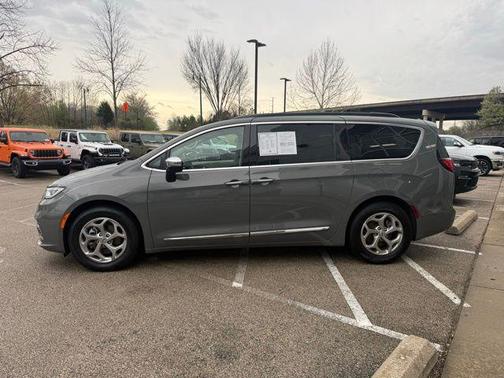 2023 Chrysler Pacifica Limited