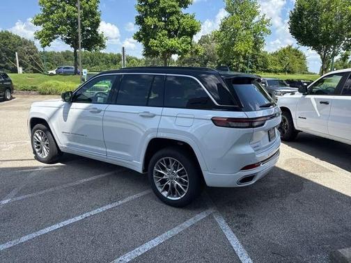 2025 Jeep Grand Cherokee Summit