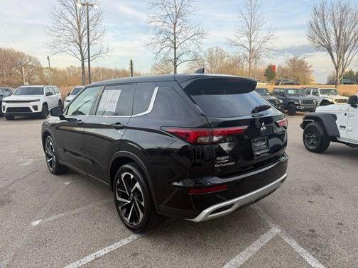 2024 Mitsubishi Outlander SE