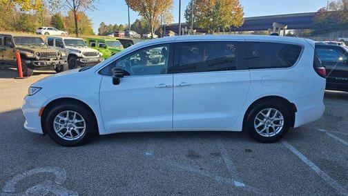 2024 Chrysler Pacifica Touring-L