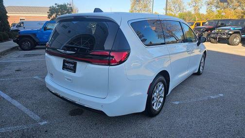 2024 Chrysler Pacifica Touring-L