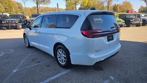 2024 Chrysler Pacifica Touring-L