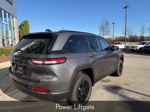 Metallic 2025 Jeep Grand Cherokee Laredo