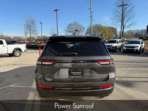 Metallic 2025 Jeep Grand Cherokee Laredo