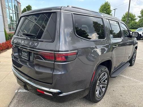 2024 Jeep Wagoneer Base