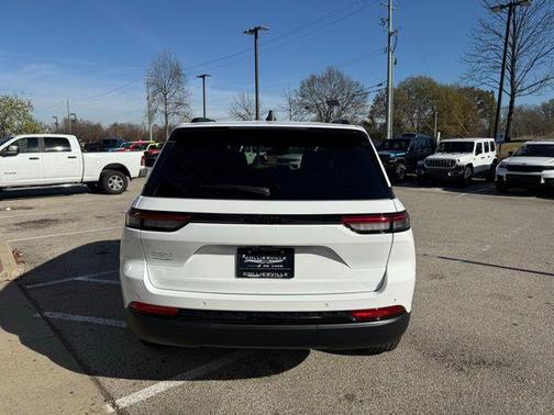 2025 Jeep Grand Cherokee Laredo