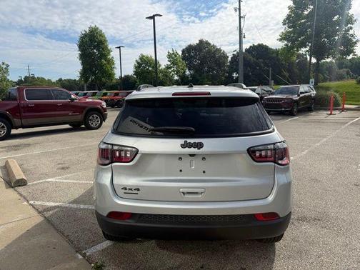 Silver Zynith 2026 Jeep Compass Latitude