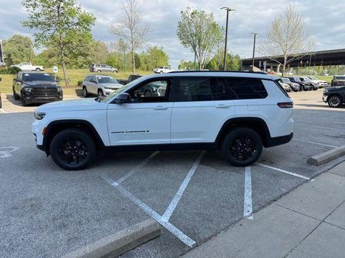 2025 Jeep Grand Cherokee L Laredo