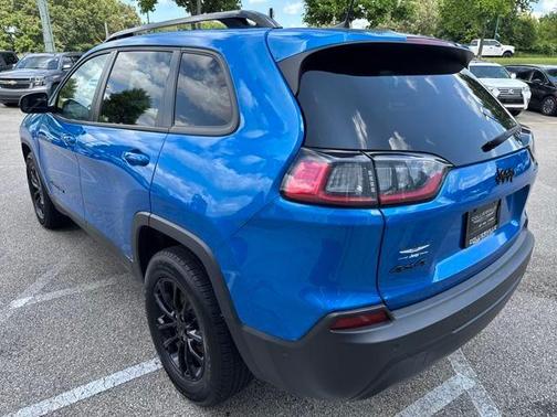 2023 Jeep Cherokee Altitude Lux
