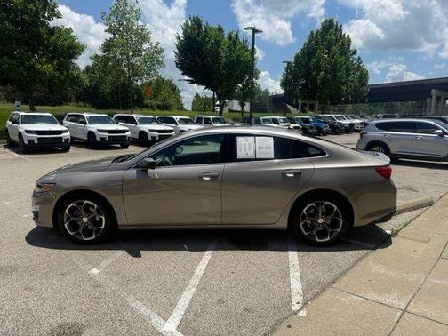 Mineral Gray Metallic 2024 Chevrolet Malibu LT