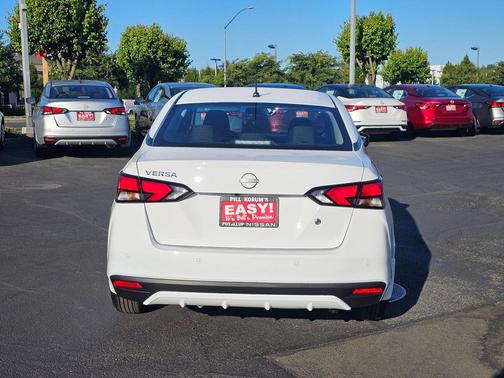 2025 Nissan Versa 1.6 S