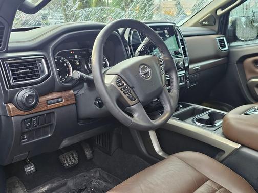 2024 Nissan Titan Platinum Reserve
